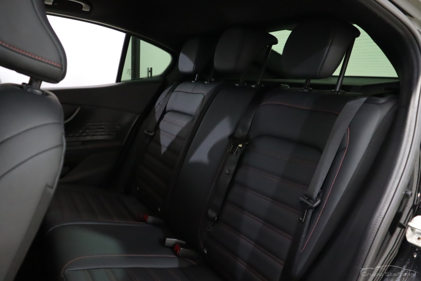 fiat fastback 1.3 turbo 270 flex abarth at6 4p automatico 2025