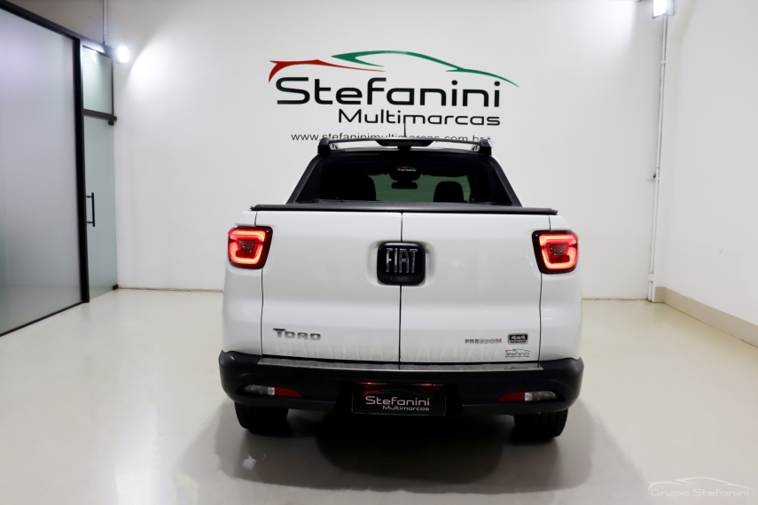 fiat toro 2.0 16v turbo diesel freedom 4wd at9 4p automatico 2022