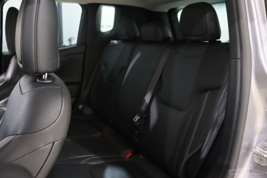 jeep renegade 1.8 16v flex longitude 4p automatico 2019
