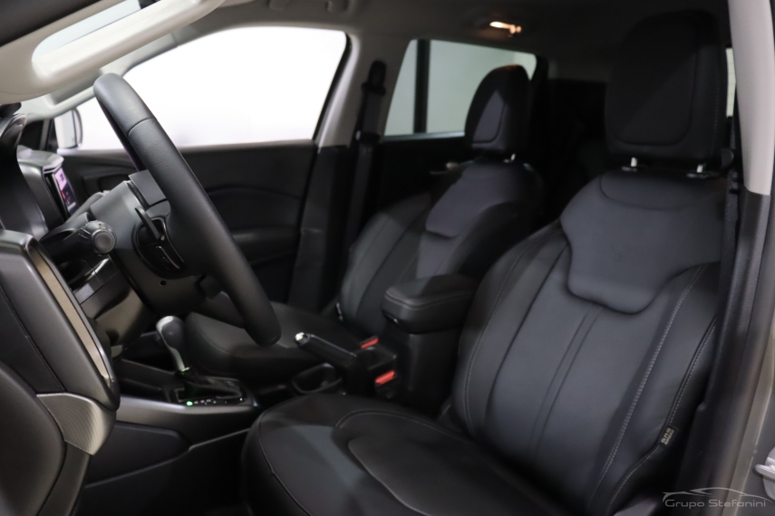 fiat toro 1.3 turbo 270 flex volcano at6 4p automatico 2025