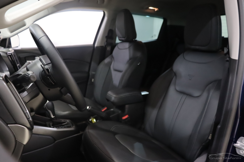 fiat toro 1.3 turbo 270 flex volcano at6 4p automatico 2025