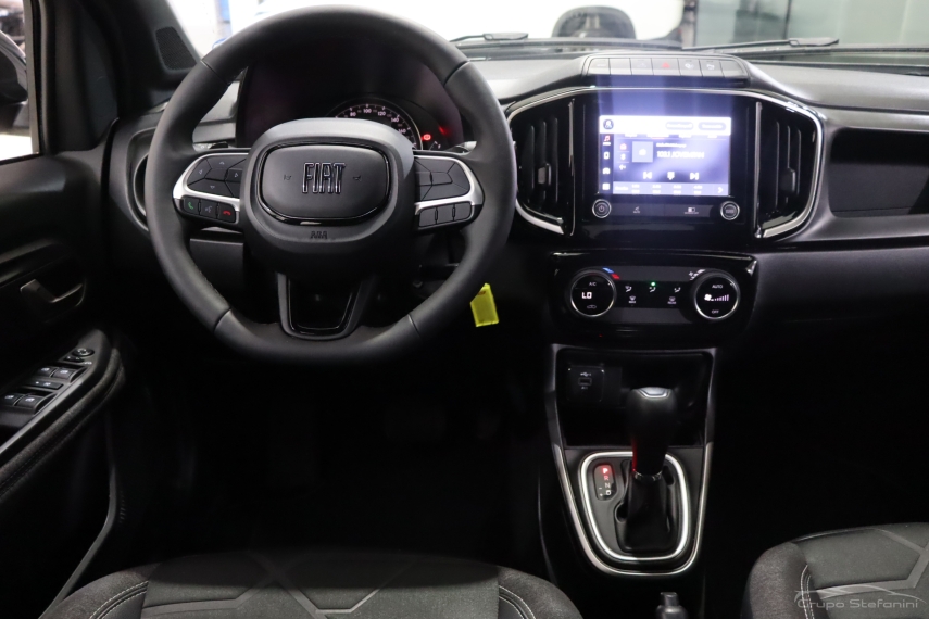 fiat strada 1.3 firefly flex volcano cd cvt 4p automatico 2025