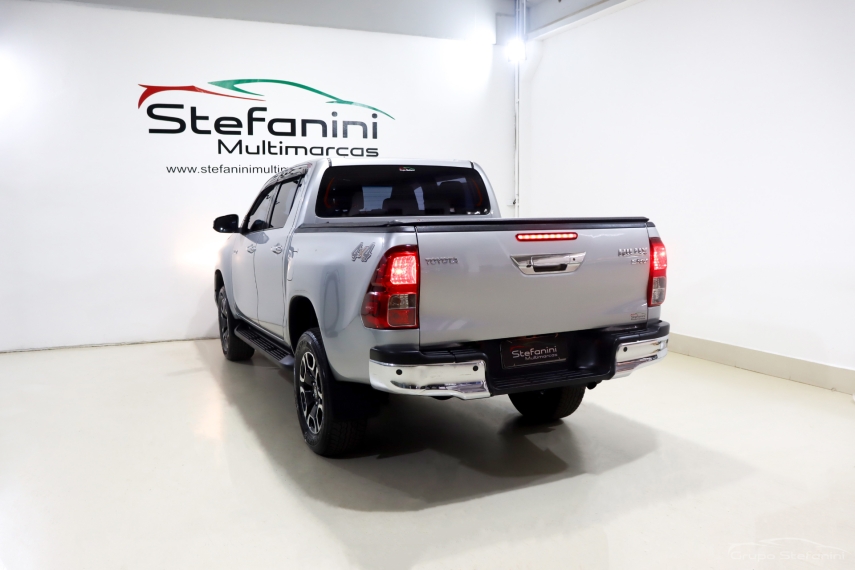 toyota hilux 2.8 d-4d turbo diesel cd srv 4x4 automatico 4p 2021