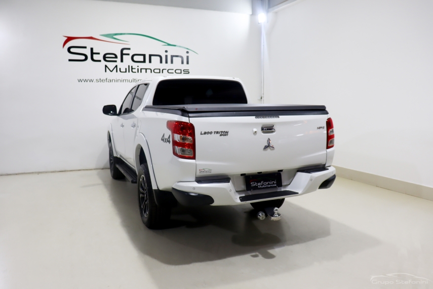 mitsubishi l200 triton 2.4 16v turbo diesel sport hpe top cd 4p 4x4 automatico 2017