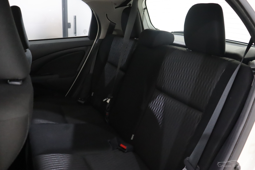 toyota etios 1.5 x plus 16v flex 4p automatico 2020