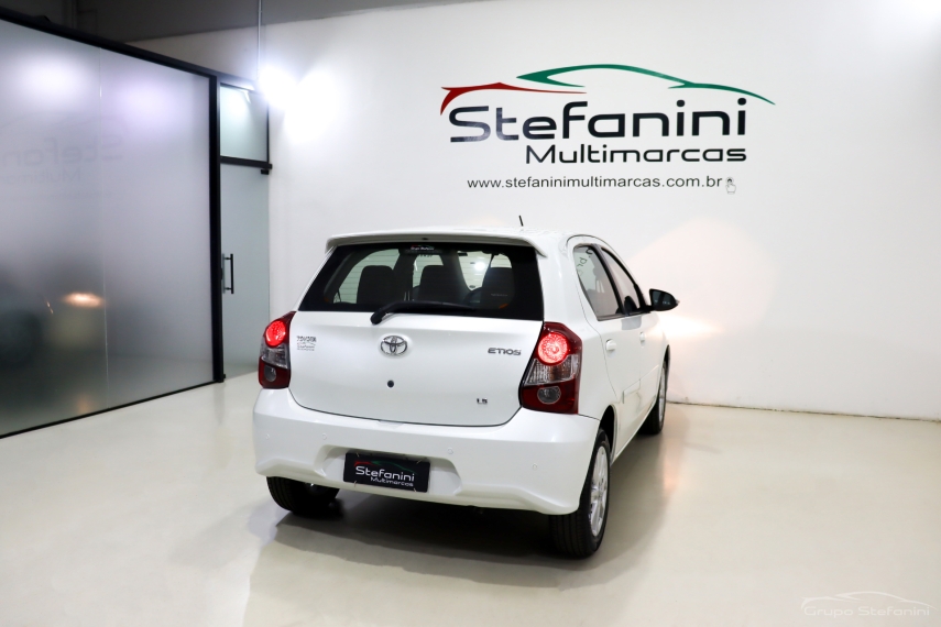 toyota etios 1.5 x plus 16v flex 4p automatico 2020