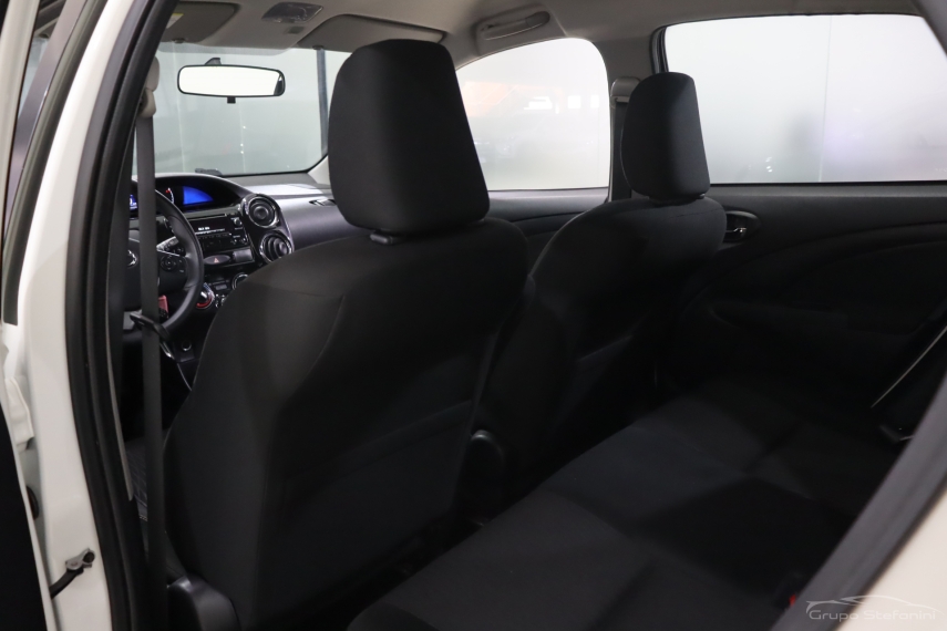 toyota etios 1.5 x plus 16v flex 4p automatico 2020