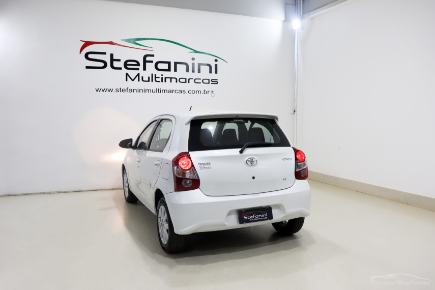 toyota etios 1.5 x plus 16v flex 4p automatico 2020