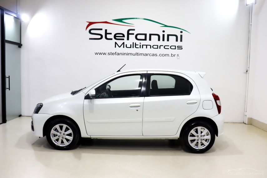 toyota etios 1.5 x plus 16v flex 4p automatico 2020