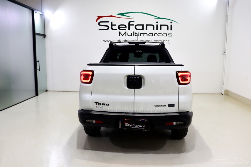 fiat toro 1.3 turbo 270 flex volcano at6 4p automatico 2023