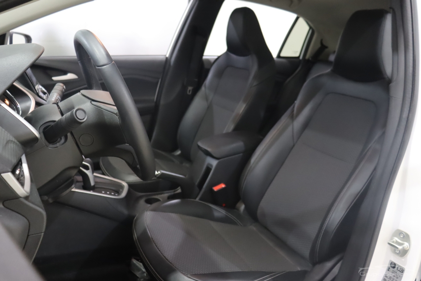 chevrolet onix 1.0 turbo flex ltz automatico 4p 2025