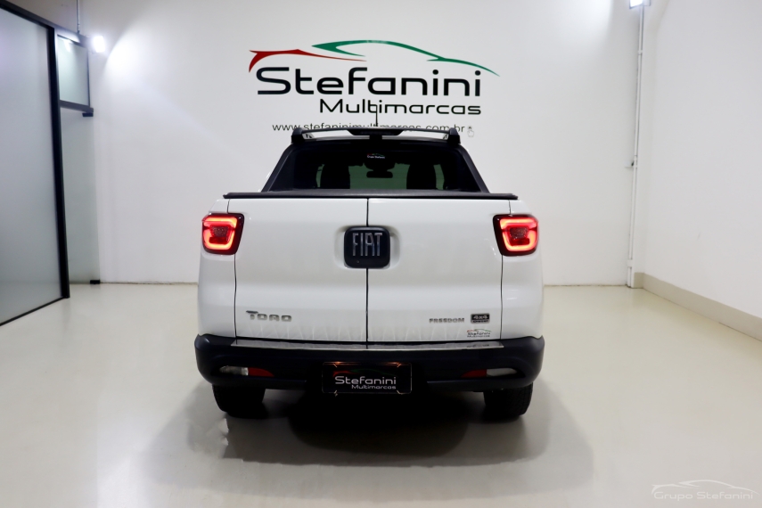 fiat toro 2.0 16v turbo diesel freedom 4wd at9 4p automatico 2022