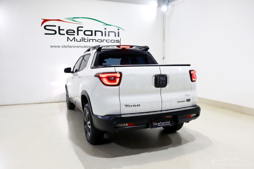 fiat toro 2.0 16v turbo diesel freedom 4wd at9 4p automatico 2022