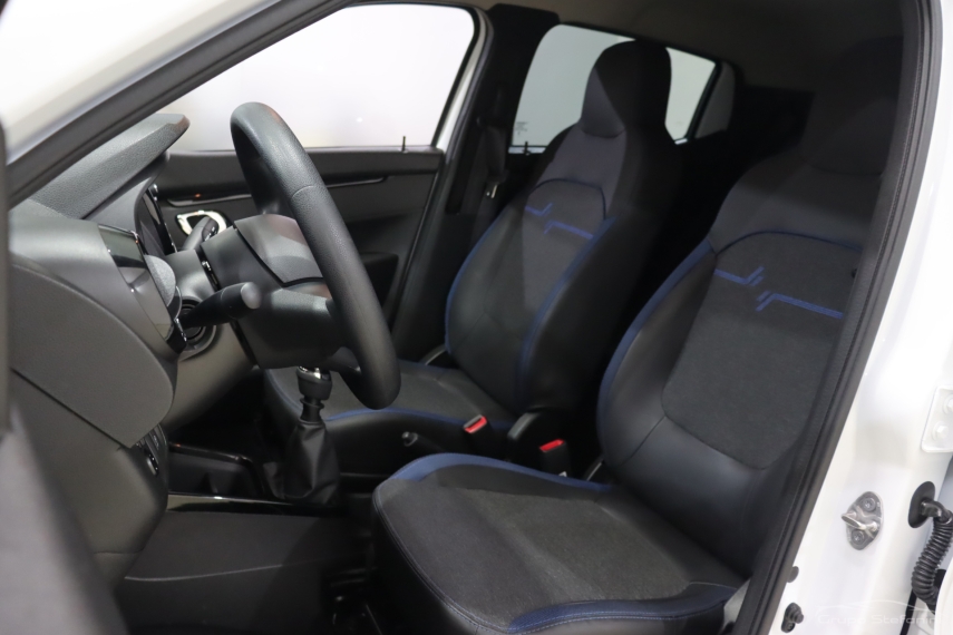 renault kwid 1.0 12v sce flex intense manual 4p 2025