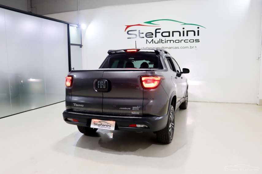 fiat toro 1.3 turbo 270 flex freedom at6 4p automatico 2025