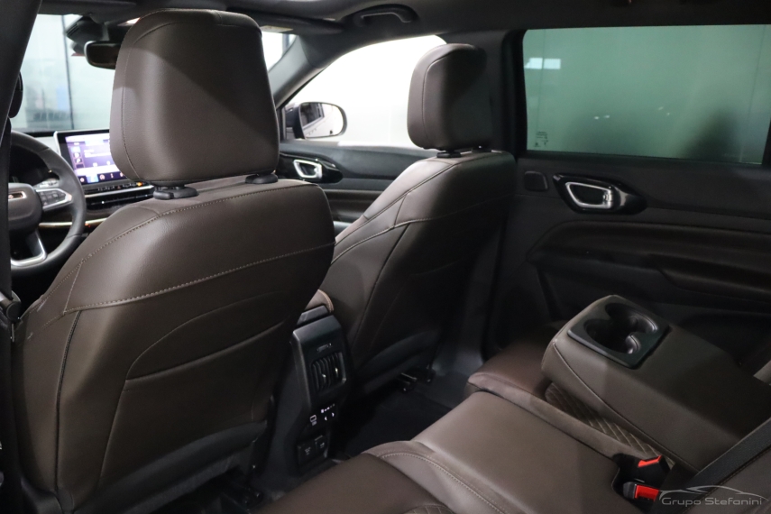 jeep commander 2.0 td380 turbo diesel overland at9 4p automatico 2022