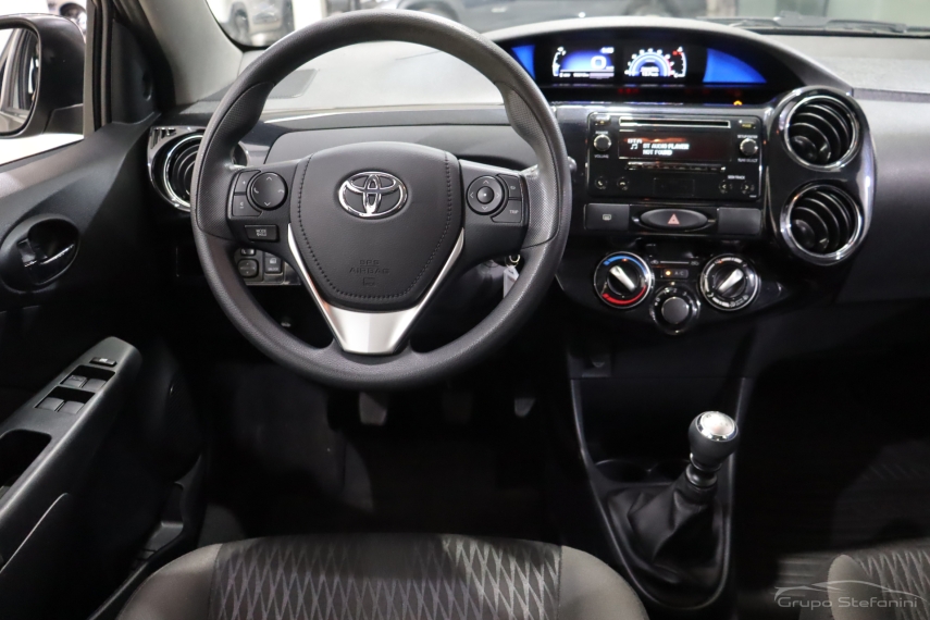 toyota etios 1.5 xs 16v flex 4p manual 20174 toyota etios 1.5 xs 16v flex 4p manual 20174