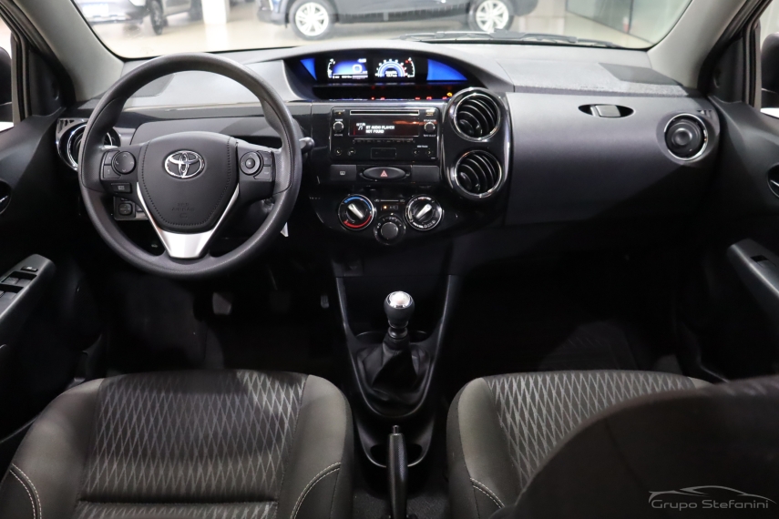 toyota etios 1.5 xs 16v flex 4p manual 20175 toyota etios 1.5 xs 16v flex 4p manual 20175