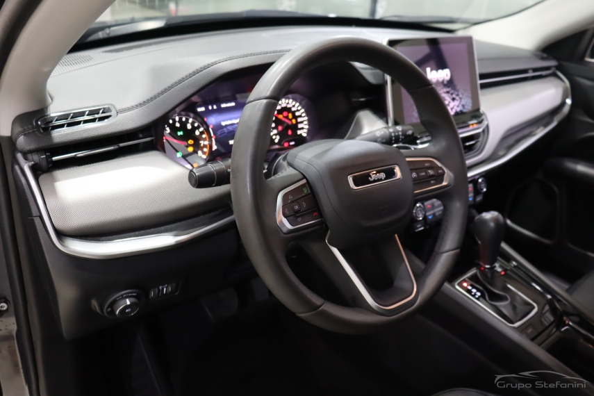 jeep compass 1.3 t270 turbo flex longitude at6 4p automatico 20233 jeep compass 1.3 t270 turbo flex longitude at6 4p automatico 20233