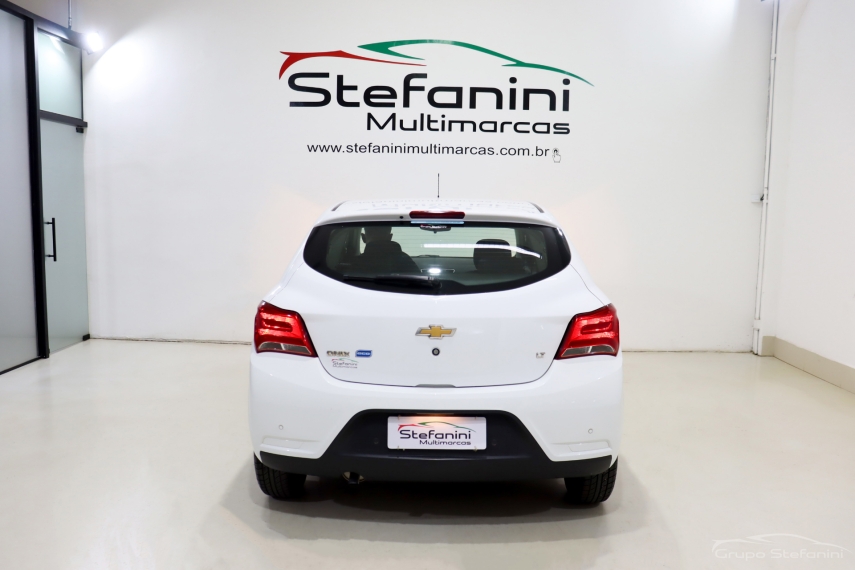 chevrolet onix 1.0 mpfi lt 8v flex 4p manual 201811 chevrolet onix 1.0 mpfi lt 8v flex 4p manual 201811