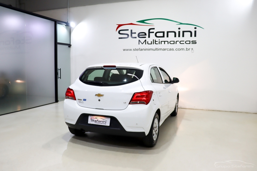 chevrolet onix 1.0 mpfi lt 8v flex 4p manual 201810 chevrolet onix 1.0 mpfi lt 8v flex 4p manual 201810