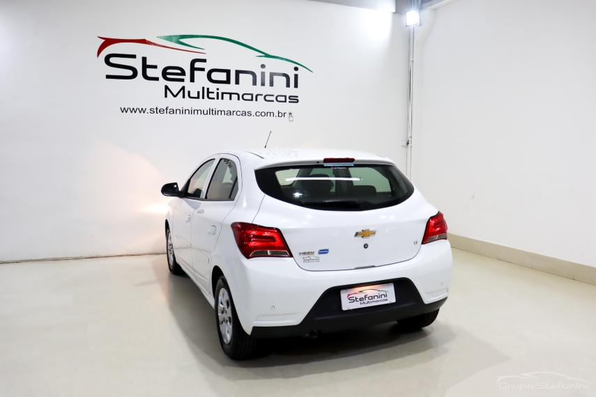 chevrolet onix 1.0 mpfi lt 8v flex 4p manual 201812 chevrolet onix 1.0 mpfi lt 8v flex 4p manual 201812
