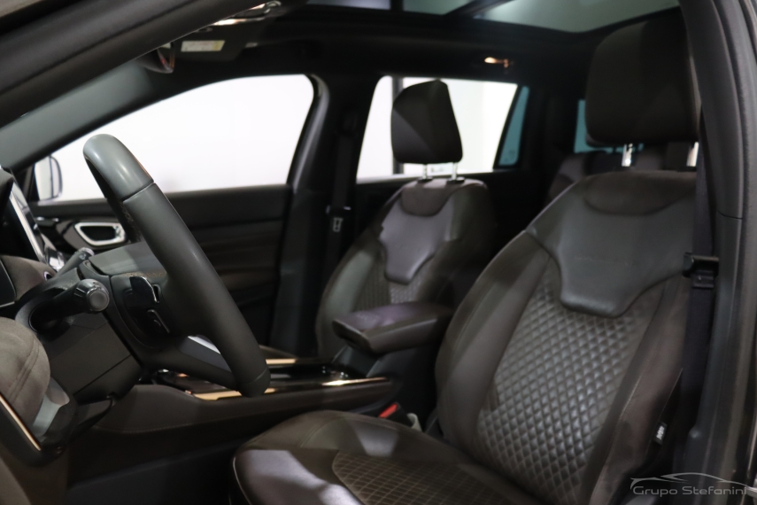 jeep commander 1.3 t270 turbo flex overland at6 4p automatico 20226 jeep commander 1.3 t270 turbo flex overland at6 4p automatico 20226