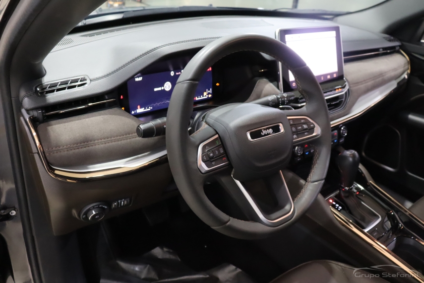 jeep commander 1.3 t270 turbo flex overland at6 4p automatico 20223 jeep commander 1.3 t270 turbo flex overland at6 4p automatico 20223