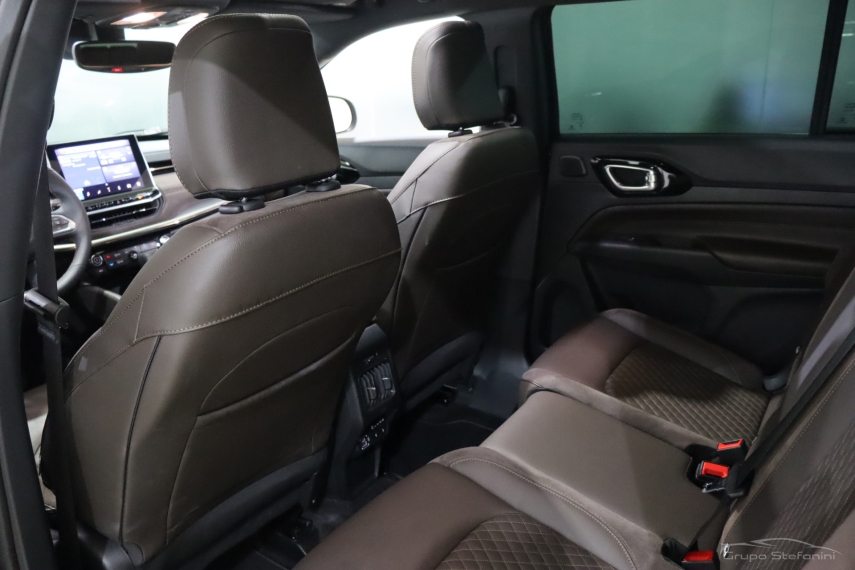 jeep commander 2.0 td380 turbo diesel overland at9 4p automatico 20259