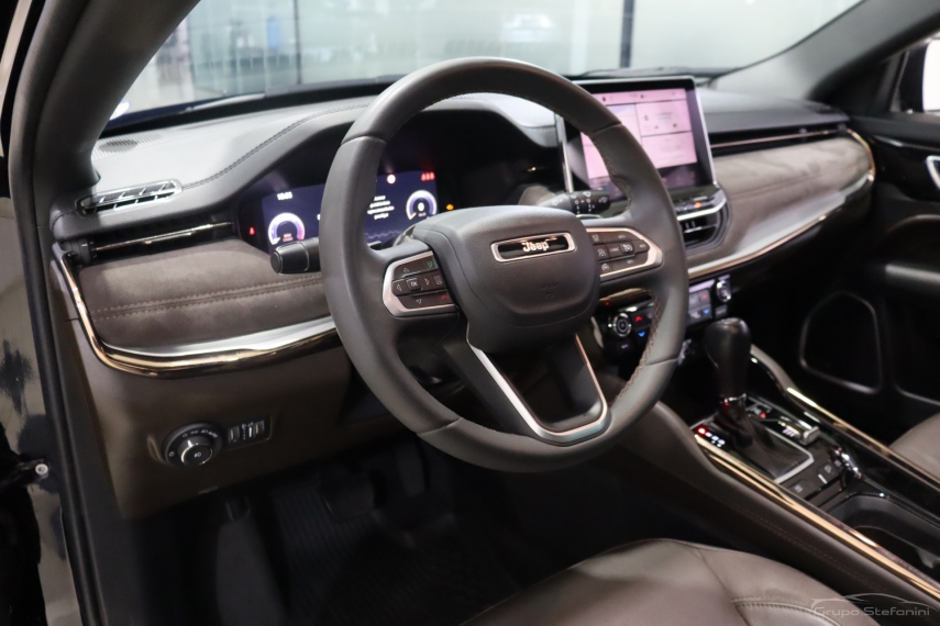 jeep commander 2.0 td380 turbo diesel overland at9 7.8 4p automatico 20223