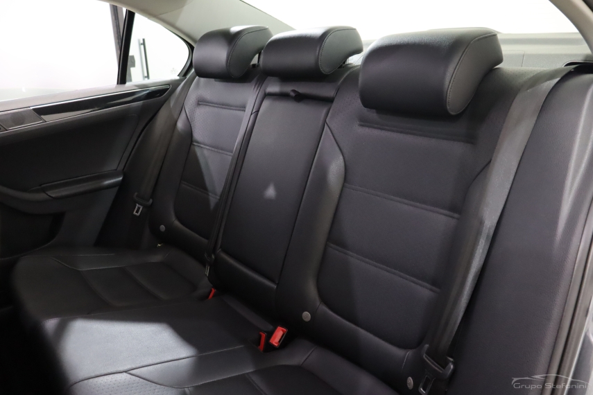 volkswagen jetta 2.0 tsi highline 211cv gasolina 4p tiptronic automatico 20177