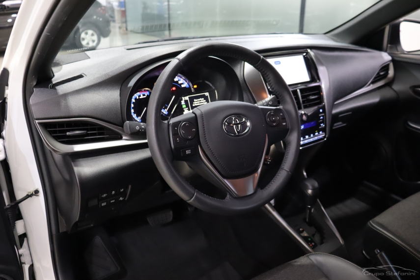 toyota yaris 1.5 16v flex xs multidrive 4p automatico 20243