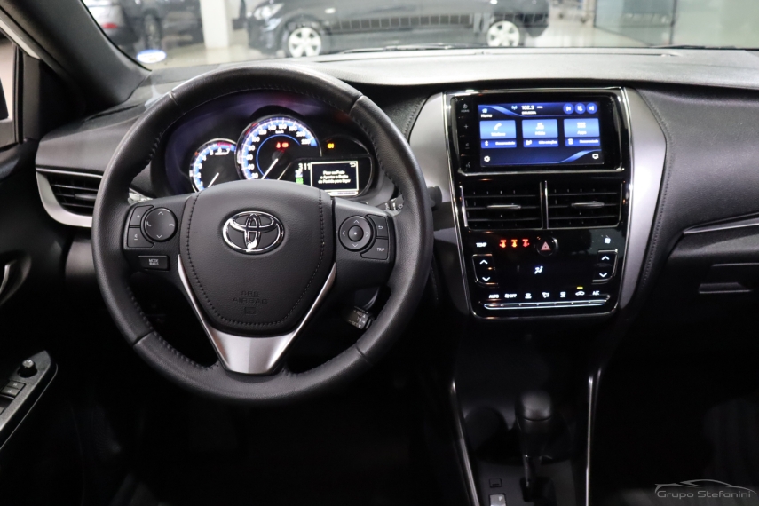 toyota yaris 1.5 16v flex xs multidrive 4p automatico 20244