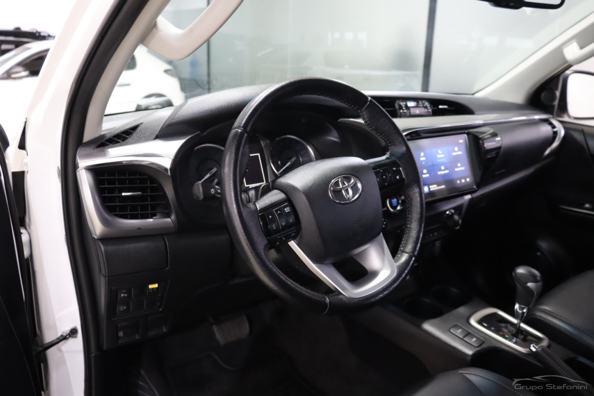 toyota hilux 2.8 d-4d turbo diesel cd srv 4x4 automatico 4p 20243