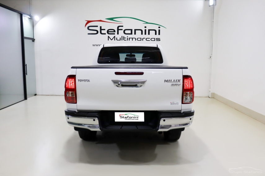 toyota hilux 2.8 d-4d turbo diesel cd srv 4x4 automatico 4p 202411