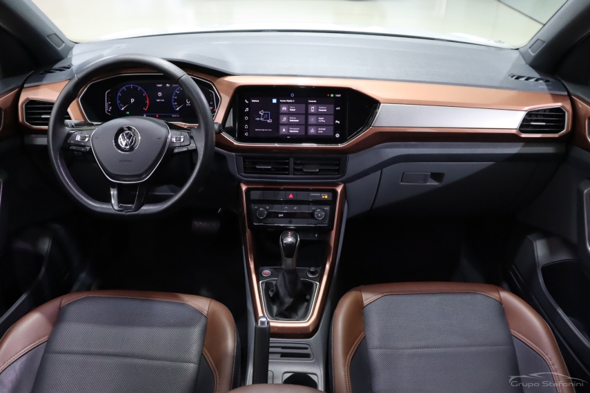 volkswagen t-cross 1.0 200 tsi total flex comfortline automatico 4p 20215