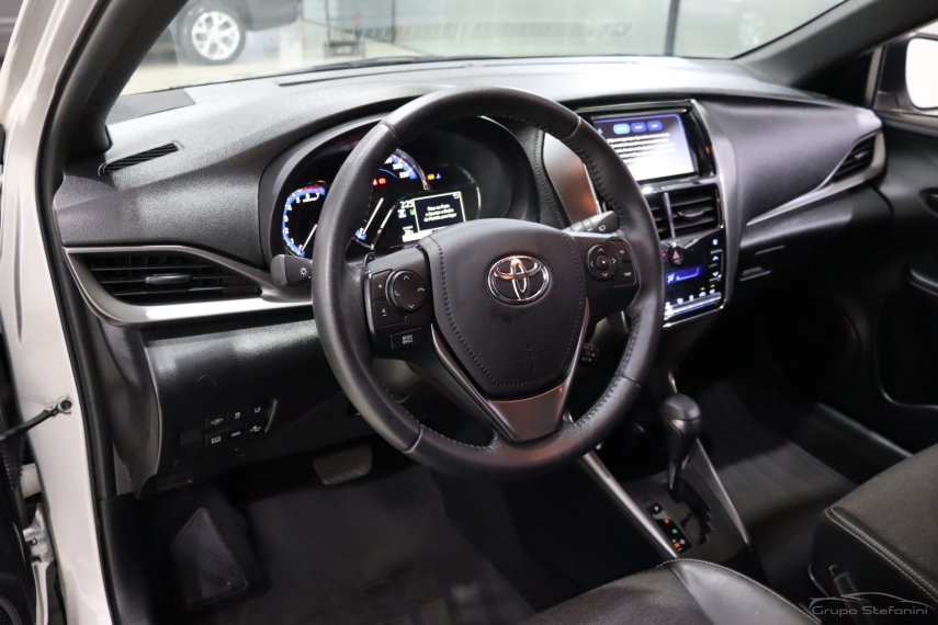 toyota yaris 1.5 16v flex xs connect multidrive 4p automatico 20233