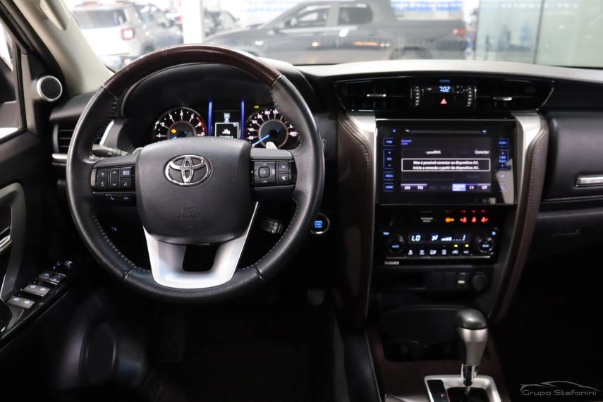 toyota hilux sw4 2.7 srv 7 lugares 4x2 16v flex 4p automatico 20194