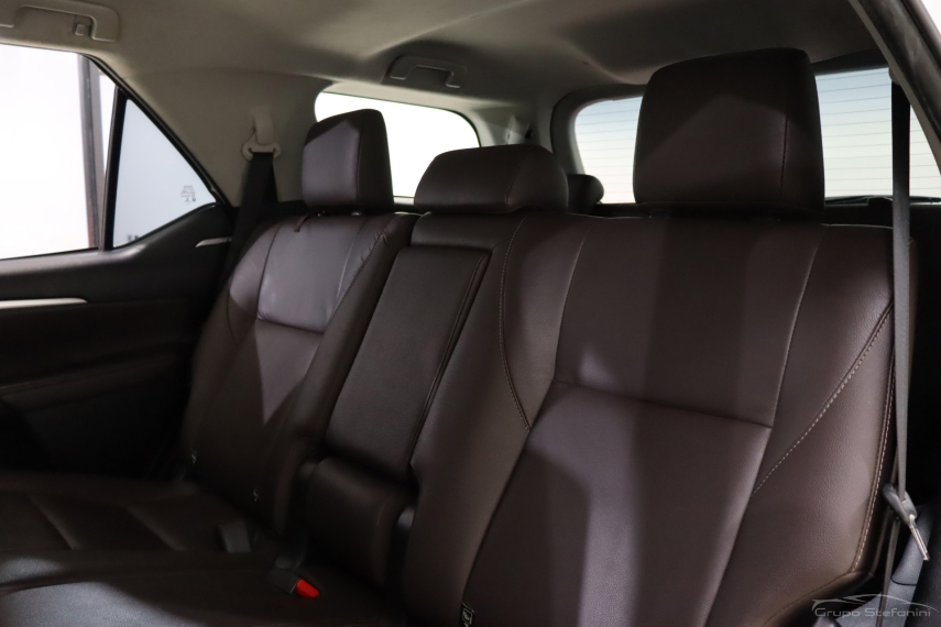 toyota hilux sw4 2.7 srv 7 lugares 4x2 16v flex 4p automatico 20197