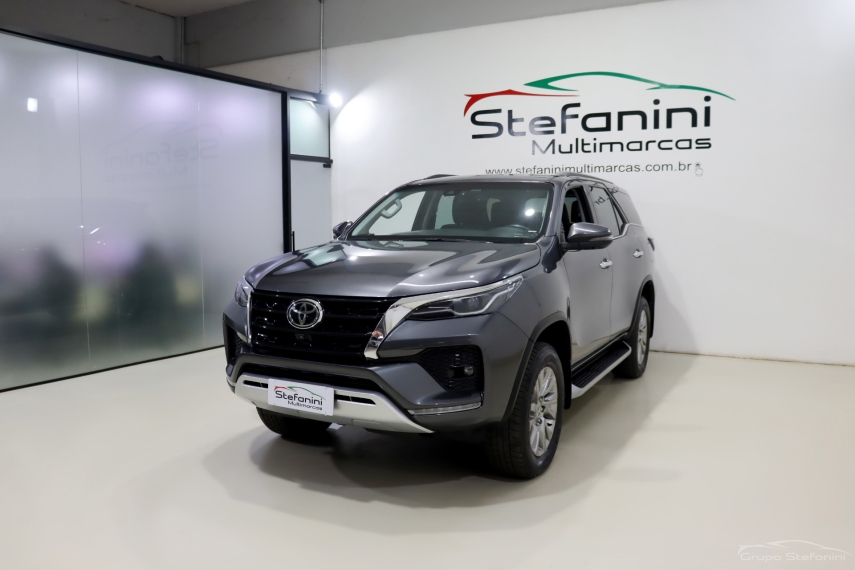toyota hilux sw4 2.8 d-4d turbo diesel srx 7l 4x4 automatico 4p 2023