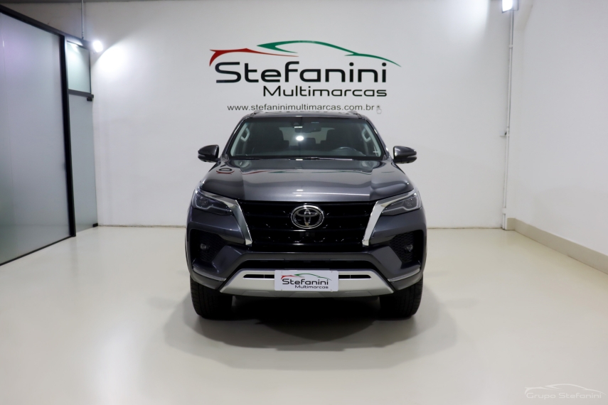 toyota hilux sw4 2.8 d-4d turbo diesel srx 7l 4x4 automatico 4p 20231