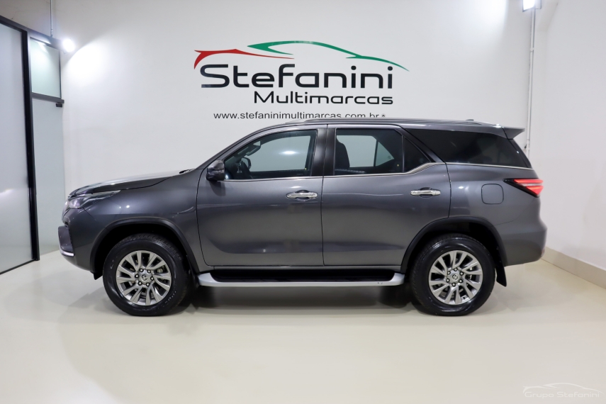 toyota hilux sw4 2.8 d-4d turbo diesel srx 7l 4x4 automatico 4p 20239