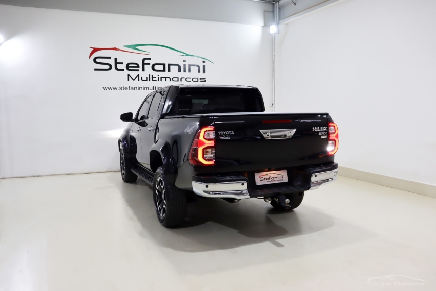 toyota hilux 2.8 d-4d turbo diesel cd srx 4x4 automatico 4p 202510