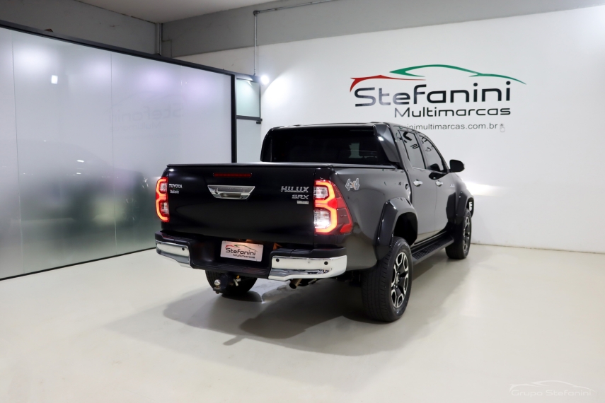 toyota hilux 2.8 d-4d turbo diesel cd srx 4x4 automatico 4p 202512