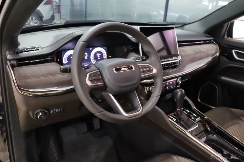 jeep commander 2.0 td380 turbo diesel overland at9 4p automatico 20223