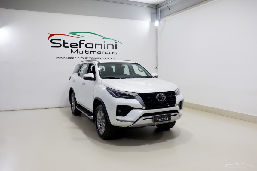 toyota hilux sw4 2.8 d-4d turbo diesel srx 7l 4x4 automatico 4p 20222