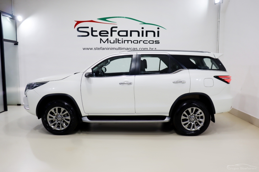 toyota hilux sw4 2.8 d-4d turbo diesel srx 7l 4x4 automatico 4p 202210