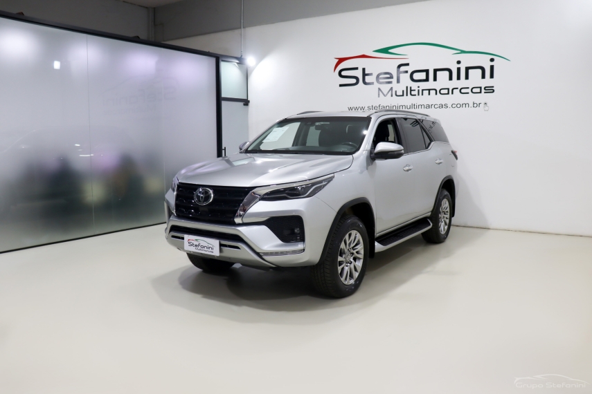 toyota hilux sw4 2.8 d-4d turbo diesel srx 7l 4x4 automatico 4p 20210