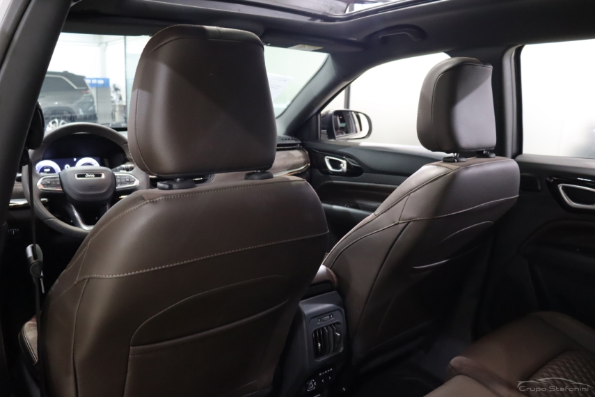 jeep commander 2.0 td380 turbo diesel overland at9 4p automatico 20239