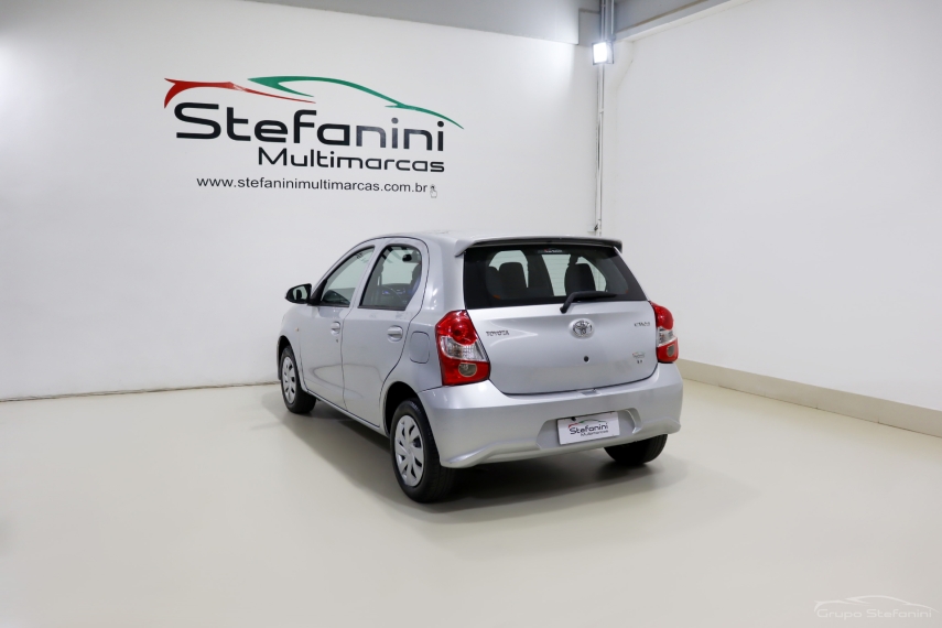 toyota etios 1.3 x 16v flex 4p manual 201912